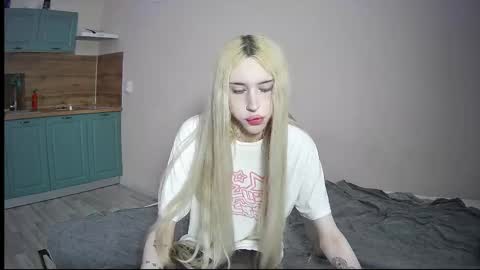 Kiki  online show from 10.06.25