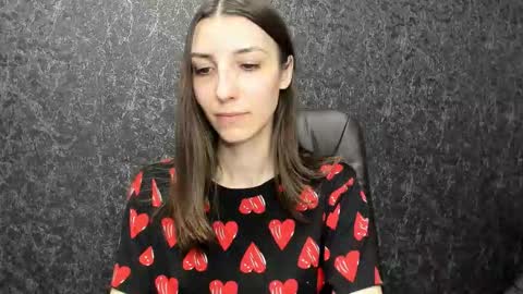 Snapshot of kikies_ chatting on 09.12.25 Mika and Miranda online show from 09.12.25