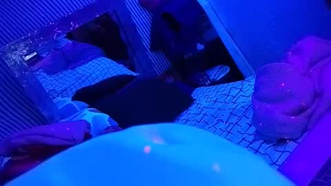 kikilovespartylights online show from 11.29.25