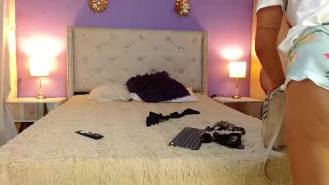 Mia  Kim online show from 11.18.25