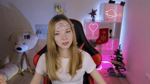 Snapshot of kim_boyd chatting on 12.21.24 kim_boyd online show from 12.21.24