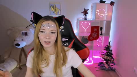 Snapshot of kim_boyd chatting on 12.21.24 kim_boyd online show from 12.21.24