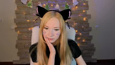 Snapshot of kim_boyd chatting on 01.02.25 kim_boyd online show from 01.02.25