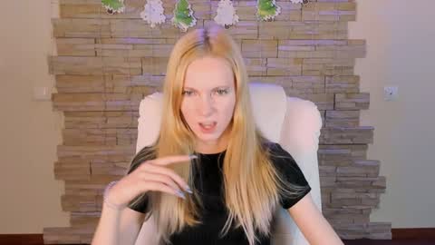 Snapshot of kim_boyd chatting on 01.08.25 kim_boyd online show from 01.08.25