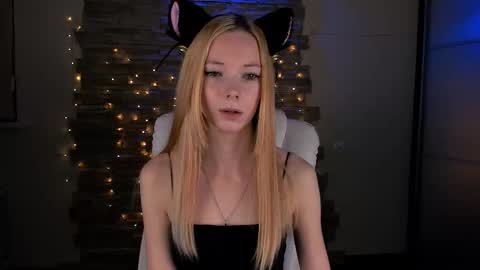 Snapshot of kim_boyd chatting on 02.10.25 kim_boyd online show from 02.10.25