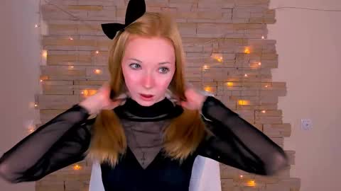 Snapshot of kim_boyd chatting on 03.10.25 kim_boyd online show from 03.10.25