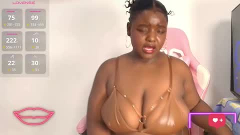 Snapshot of kim_brown2 chatting on 11.11.25 Kim Follow me please online show from 11.11.25