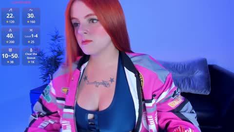 Snapshot of kim_brown_ chatting on 01.08.25 Kim online show from 01.08.25