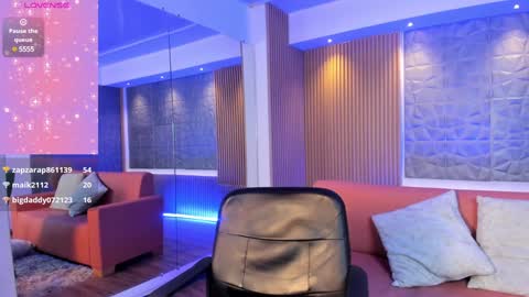 Snapshot of kim_brown_ chatting on 01.17.25 Kim online show from 01.17.25