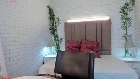 Snapshot of kim_brown_ chatting on 01.27.25 Kim online show from 01.27.25