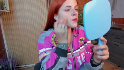 Snapshot of kim_brown_ chatting on 02.20.25 Kim online show from 02.20.25