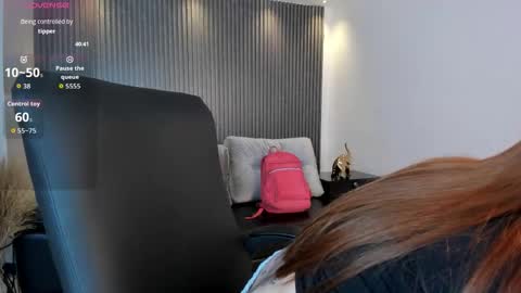 Snapshot of kim_brown_ chatting on 09.09.25 Kim online show from 09.09.25