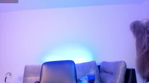 Snapshot of kim_brown_ chatting on 09.13.25 Kim online show from 09.13.25