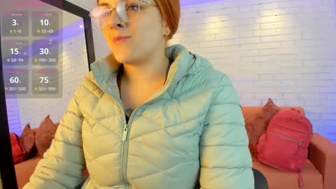 Snapshot of kim_brown_ chatting on 09.23.25 Kim online show from 09.23.25