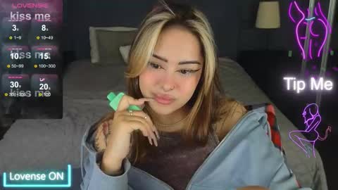 Kim online show from 11.17.25