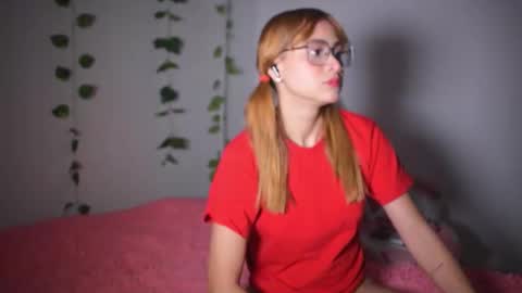 Snapshot of kim_dolls1823 chatting on 02.24.26 ISABELLA 3 online show from 02.24.26