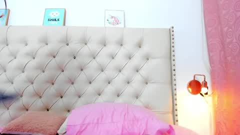 Snapshot of kim_eli chatting on 12.31.24 kim_eli online show from 12.31.24