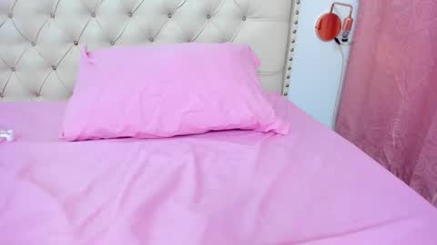 Snapshot of kim_eli chatting on 02.26.25 kim_eli online show from 02.26.25