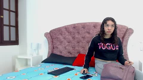 K I M online show from 01.20.25
