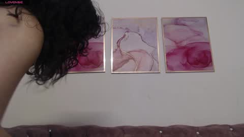K I M online show from 01.25.25