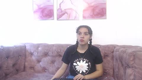 K I M online show from 02.15.25