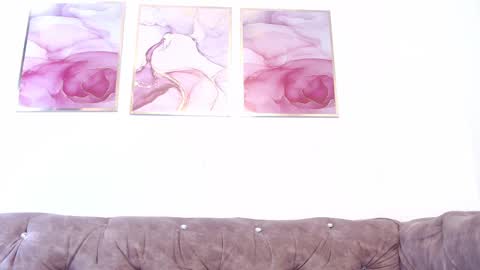 K I M online show from 02.15.25