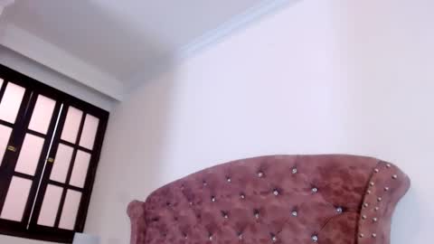 K I M online show from 02.24.25