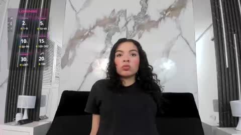 K I M online show from 09.11.25