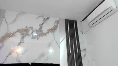 K I M online show from 09.23.25