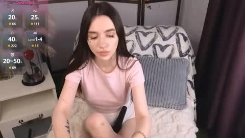 Snapshot of kim_lyn chatting on 02.22.25 KIM online show from 02.22.25