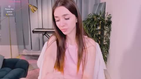 Snapshot of kim_lyn chatting on 09.16.25 KIM online show from 09.16.25