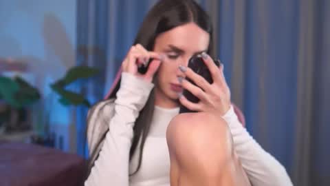 Snapshot of kim_oberlin chatting on 10.15.25 Kim Oberlin online show from 10.15.25