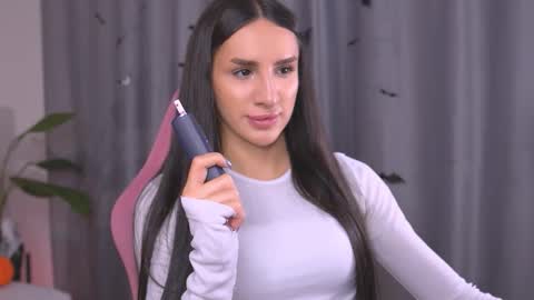 Snapshot of kim_oberlin chatting on 10.25.25 Kim Oberlin online show from 10.25.25