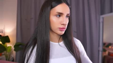 Snapshot of kim_oberlin chatting on 11.01.25 Kim Oberlin online show from 11.01.25