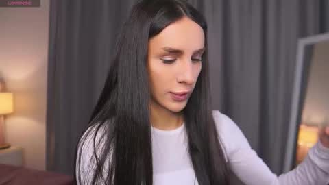 Snapshot of kim_oberlin chatting on 11.05.25 Kim Oberlin online show from 11.05.25