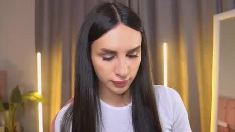 Snapshot of kim_oberlin chatting on 11.13.25 Kim Oberlin online show from 11.13.25