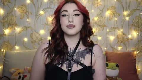 Hi Im Kimberly but u can call me Kim. Turn on ur sound i love to talk and moan online show from 01.08.25