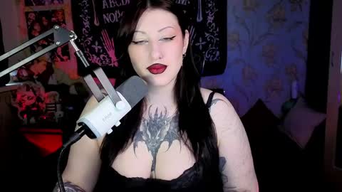 Hi Im Kimberly but u can call me Kim. Turn on ur sound i love to talk and moan online show from 04.20.26