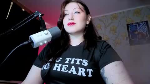 Hi Im Kimberly but u can call me Kim. Turn on ur sound i love to talk and moan online show from 07.17.26
