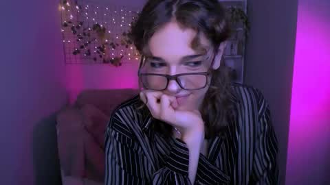 kim online show from 09.14.25