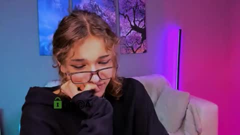 kim online show from 09.20.25