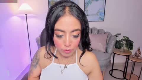 Snapshot of kim_thompson_ chatting on 10.02.25 kim online show from 10.02.25