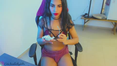 Snapshot of kim_wexler chatting on 01.25.25 OnlyFans kimberlywexlr online show from 01.25.25