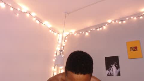 Snapshot of kimandyuk chatting on 01.03.25 Kim  Yuk online show from 01.03.25