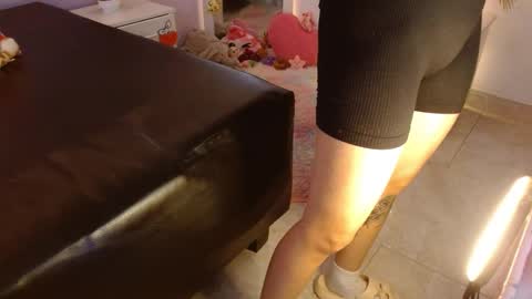 Snapshot of kimandyuk chatting on 02.25.25 Kim  Yuk online show from 02.25.25