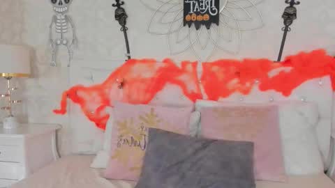 Snapshot of kimberlin_cam_ chatting on 10.31.25 Kimberlin online show from 10.31.25