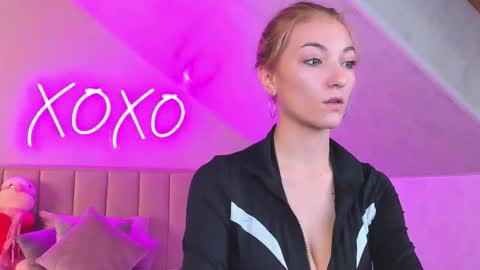 kimberlly_smith online show from 11.14.25