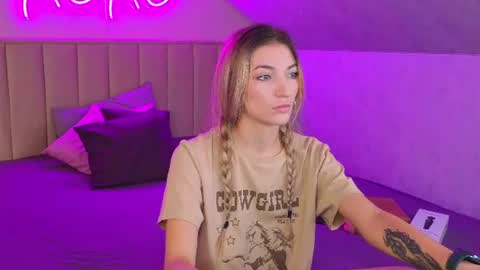 Snapshot of kimberlly_smith chatting on 07.21.26 kimberlly_smith online show from 07.21.26