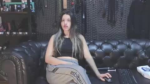 Snapshot of kimberly_swan_ chatting on 12.03.24 KIMBERLY SWAN online show from 12.03.24