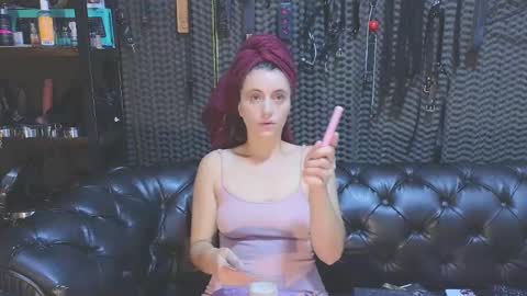 Snapshot of kimberly_swan_ chatting on 01.30.25 KIMBERLY SWAN online show from 01.30.25